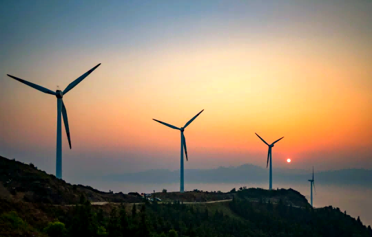 风能设备全解析：清洁能源时代的动力核心 - 兰州联臻能源网